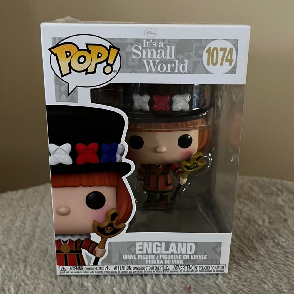 Disney x funko pop it’s a small world “England” new in box
